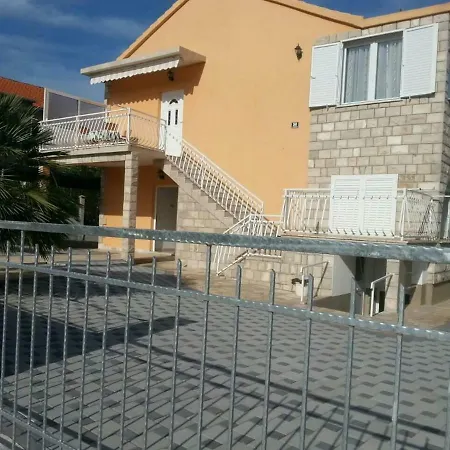 Alma Apartment *