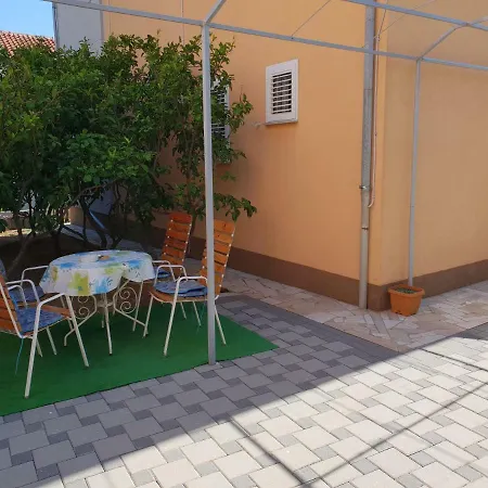 Apartment Alma *