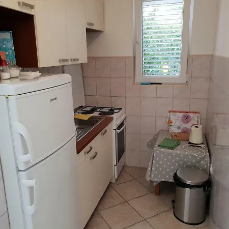 Apartment Alma Orebic