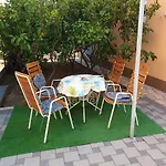 Apartment Alma *